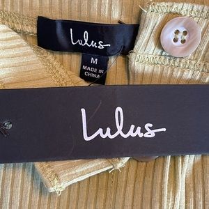 Tank top with buttons